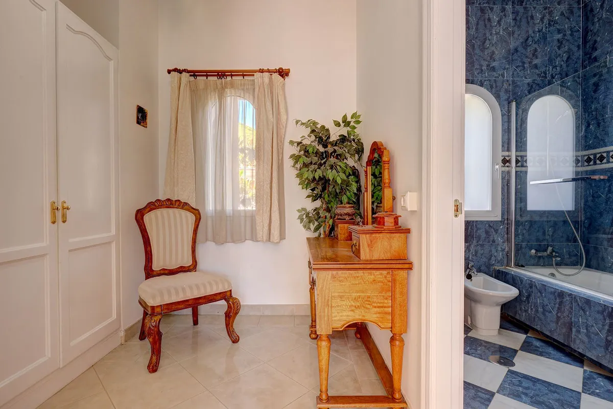 2f82072f-fcc6-4511-aa2b-8145b4461a85