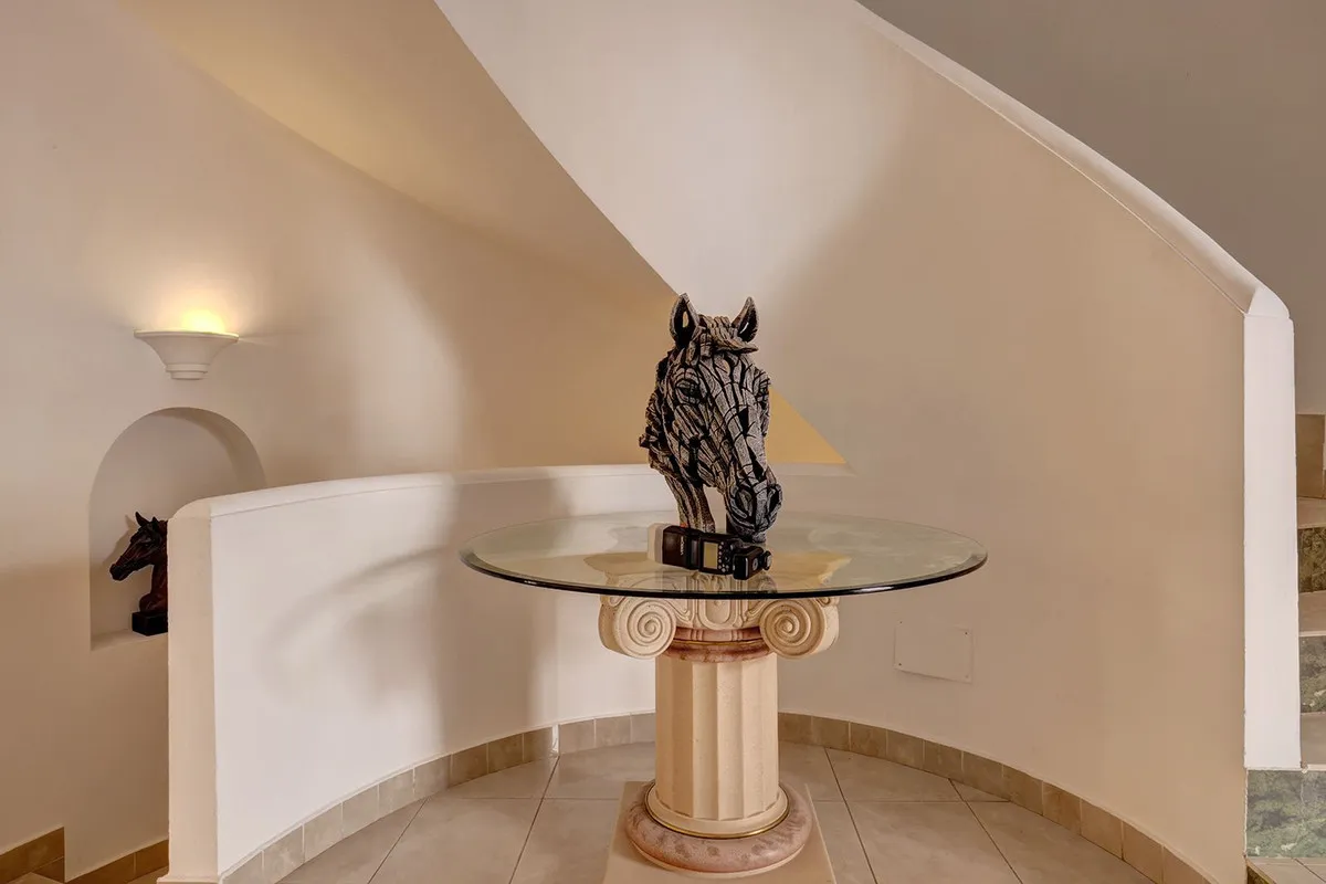 4ff3035e-9a50-46bc-a1d8-a65af6d9451b