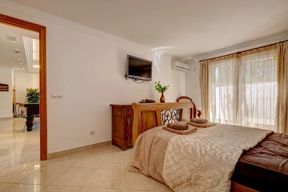 923f5430-af59-4f7a-8112-38d10c67db56