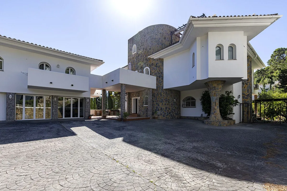 ad9b7580-a98e-43dd-98da-03d69cda9163