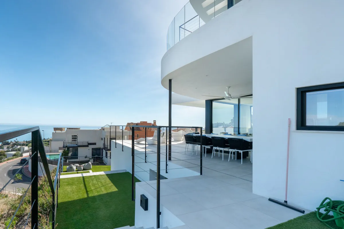 0b2200fd-2e73-4b59-ac8d-8ce2351672a4