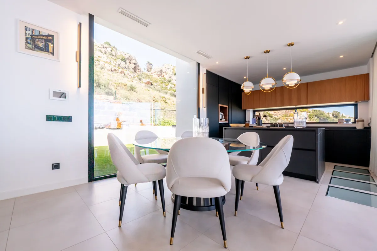 1fb0f121-3e2c-4648-9e9a-6f93a2b8cb22