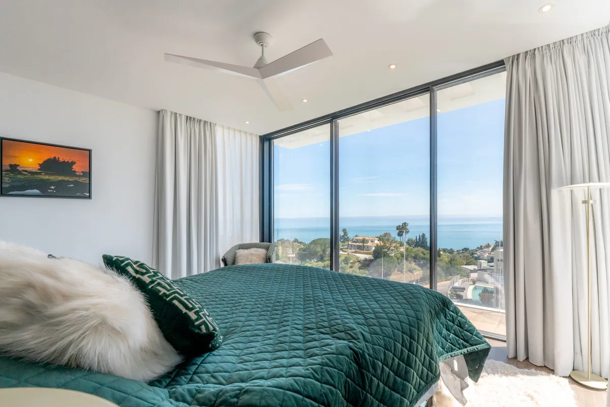 30b86dbd-fc00-4f66-bafd-807139a41a4f