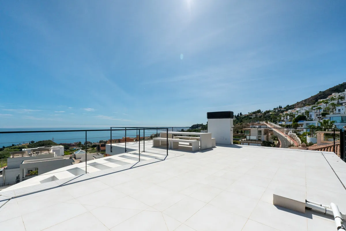 d4fdb8aa-6682-4895-a0c4-d0a22da229f4