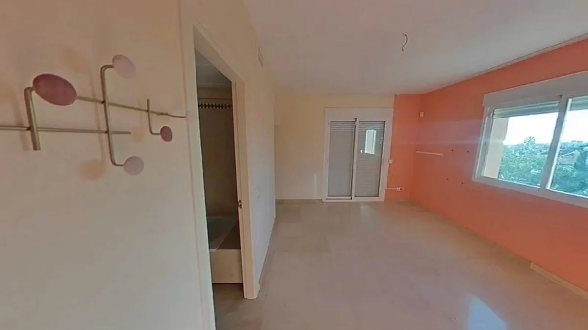 0b50c787-a809-49b1-8a4f-8e7ee22a68d4