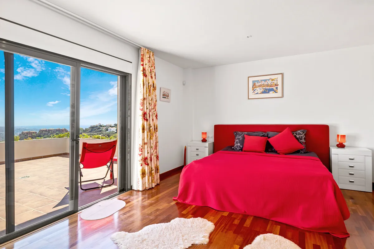 959936b8-2745-4052-b643-fc5143df2281