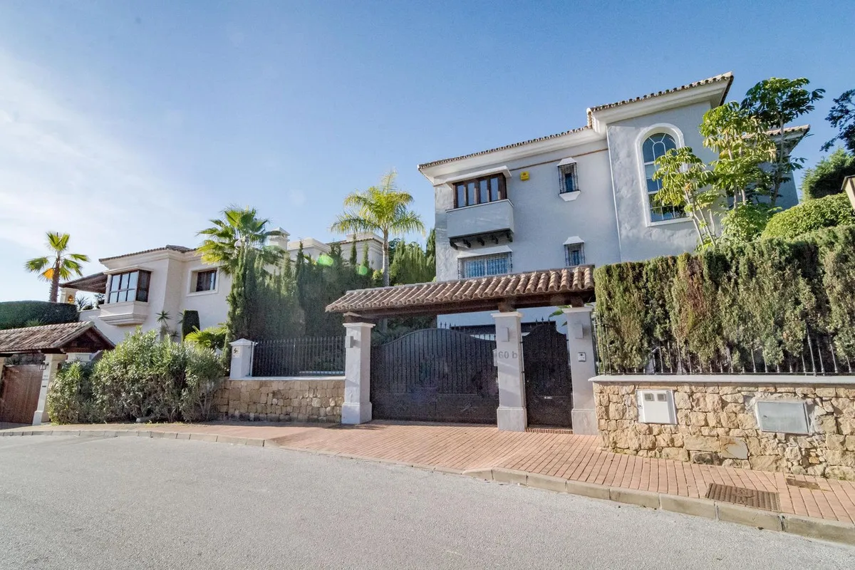 2e7ce5b6-91de-4061-8254-d79868b8f724