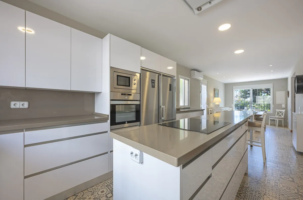 02ea48cb-19a2-4a44-ac21-1bc0f6836e5b