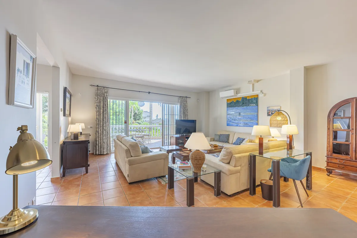 b93e3c91-48fe-4824-b326-642d066ce205