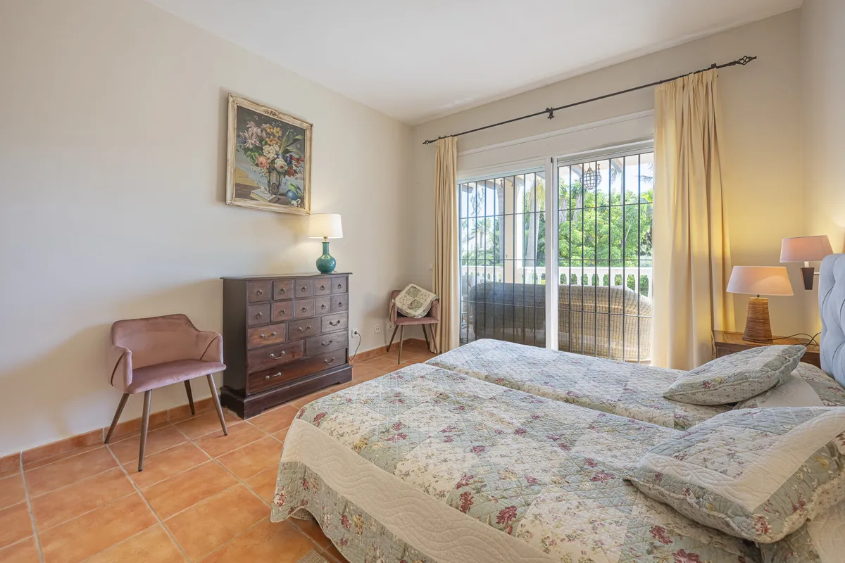 bd69046e-9bb9-4dda-93dd-b7fd69303595