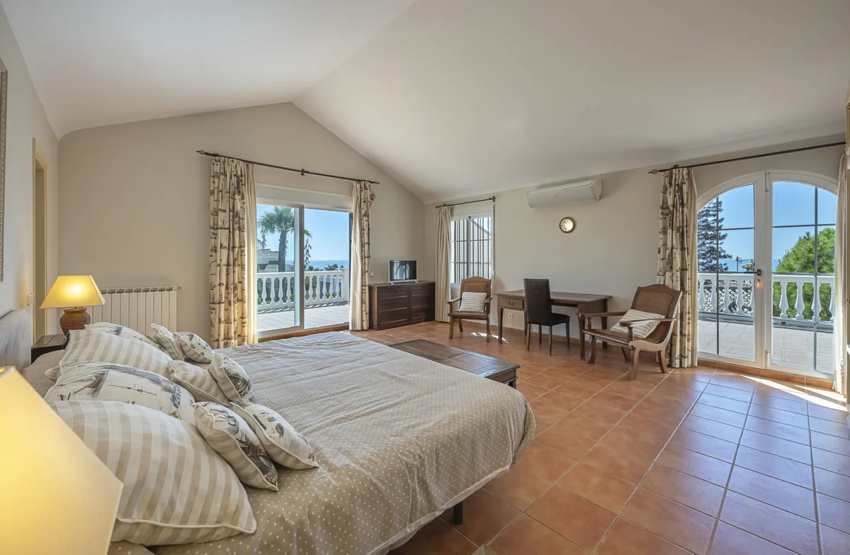 fc03dd60-d6f4-4ef6-ba95-2a13d8d6d7b7