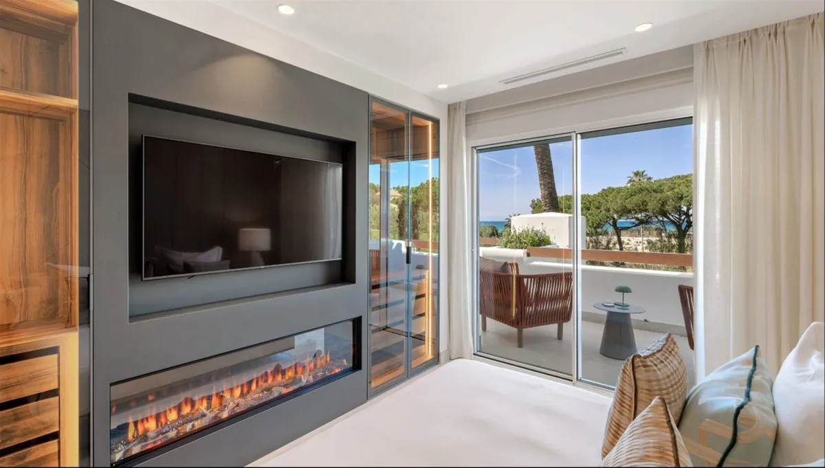 2ff43bef-91fc-4d0f-87d7-c4d548759e42