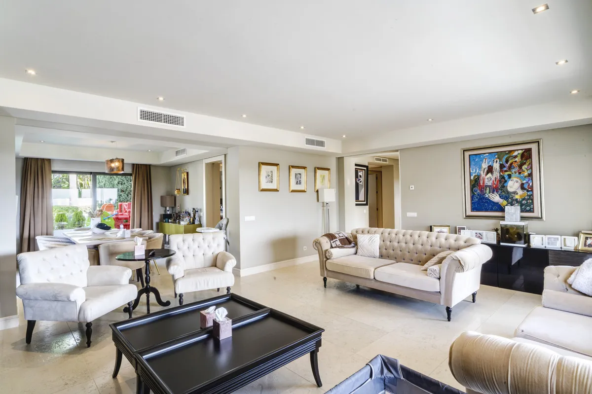 6e91f5f0-b87b-4756-b331-e8363918441e