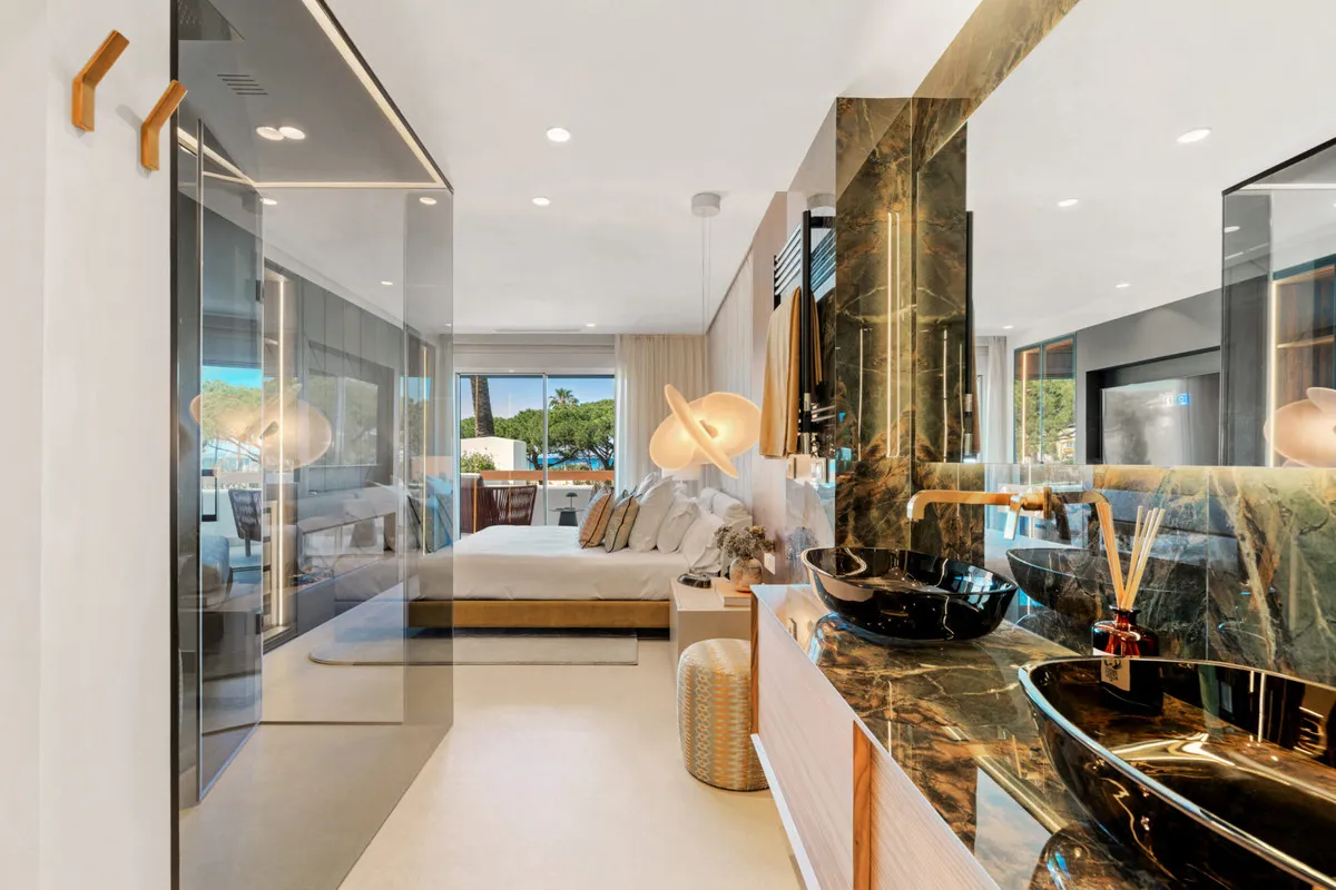 ad0b6db9-3551-4004-8ef7-0a96f4d97eef