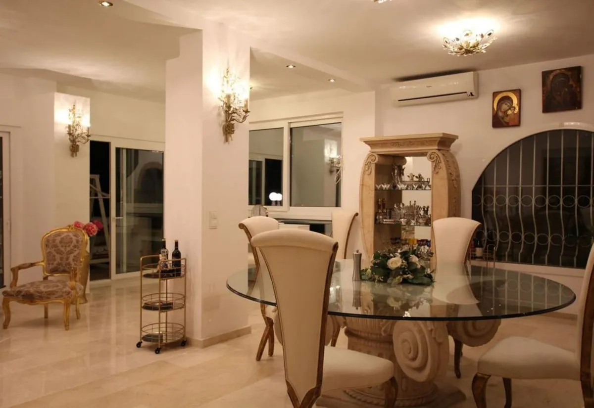 afd7634d-bf60-4ea8-825e-51108e7e3a5b