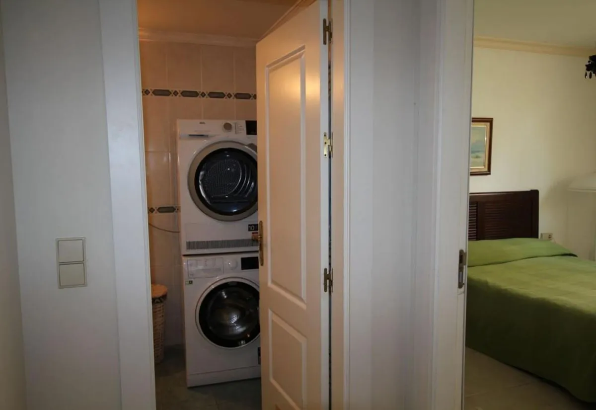 e3c31983-a14a-40a9-a592-3b698fe0307c