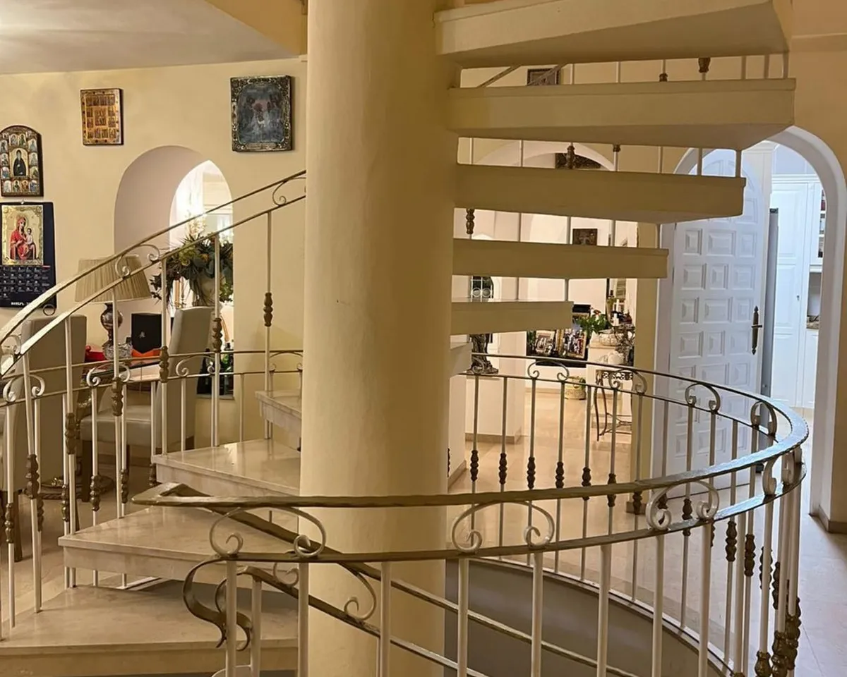 f2294a93-55a6-4ab3-b78b-f18b0c364296