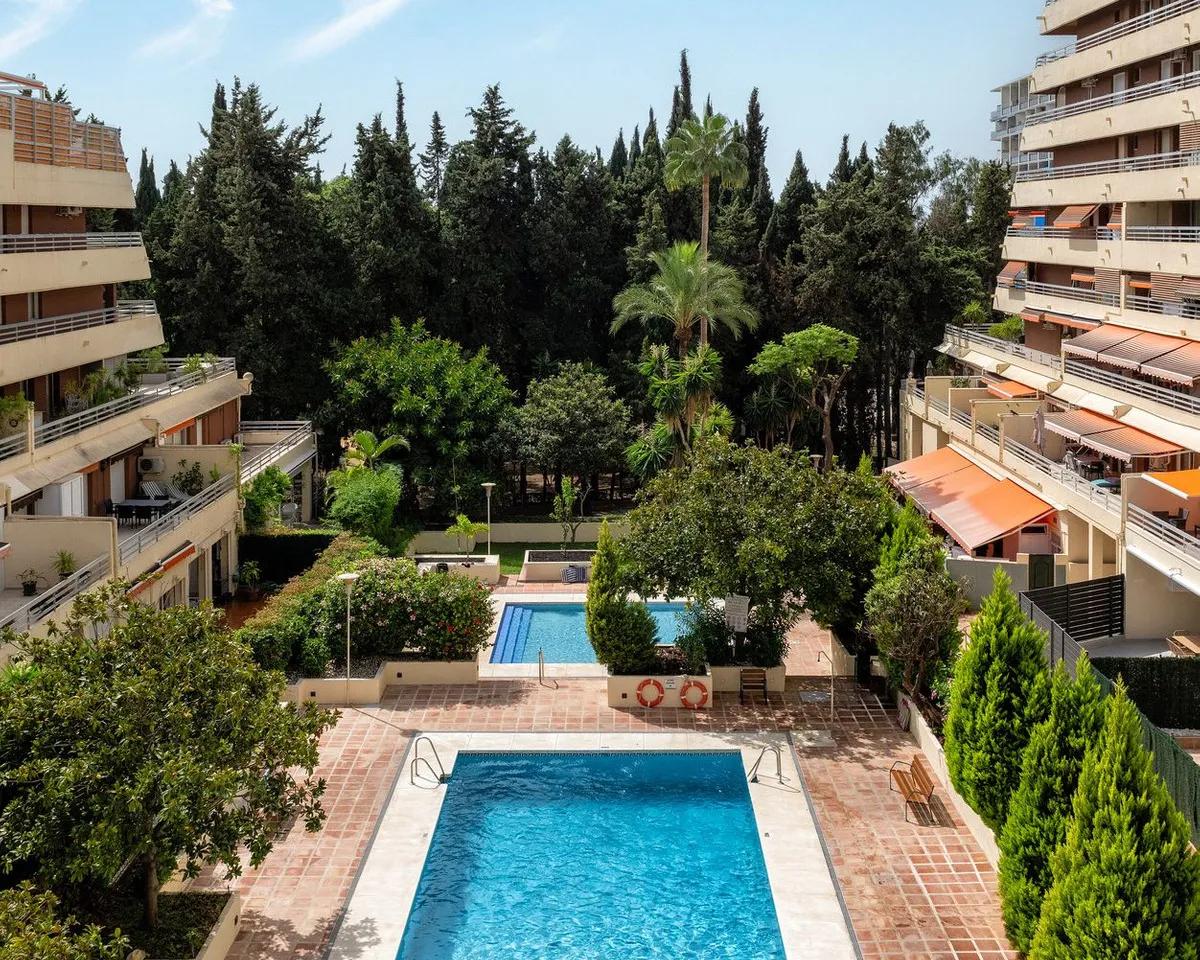Marbella Beachside Penthouse with Rooftop Oasis