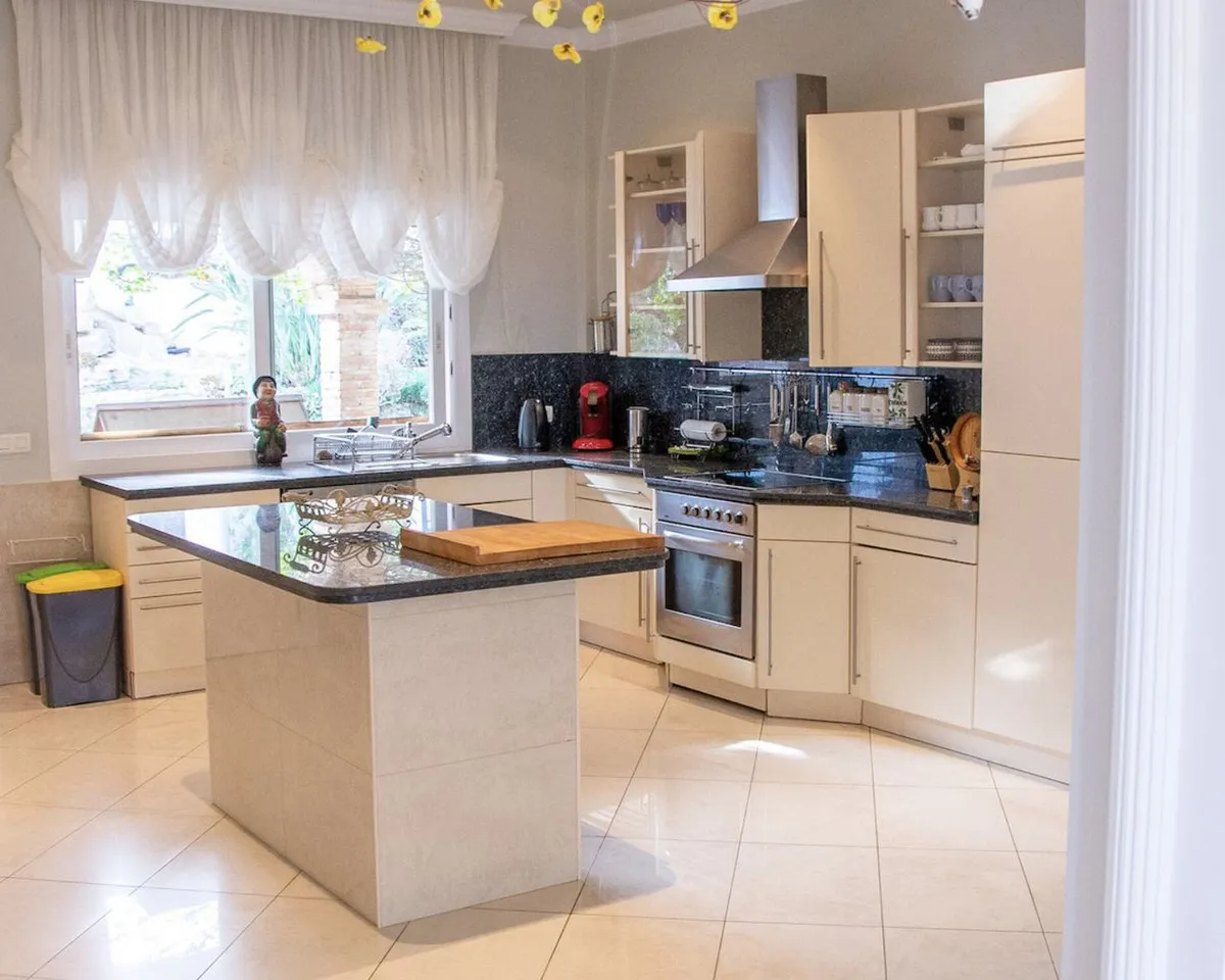 5b5bf3b0-57e1-473d-9a4e-67bb9d4f9898