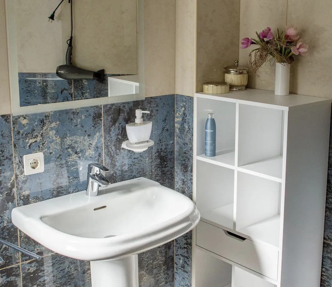 a508250f-be00-42d5-9363-a041c0f46c0c