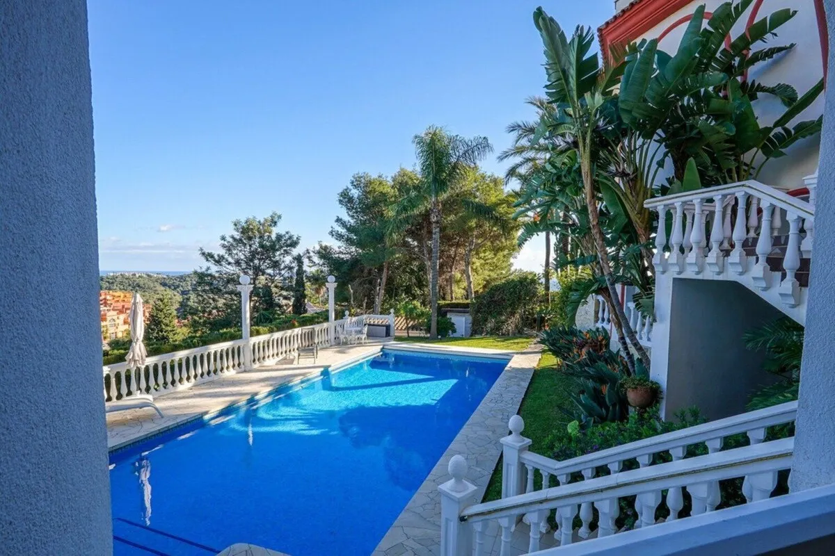 e252c329-6a0f-453c-9e2e-c44ec30f430e