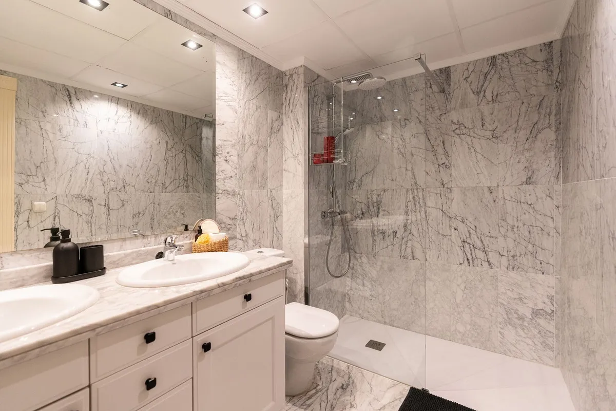 f5aad606-bb45-4311-8fcb-de12766486db