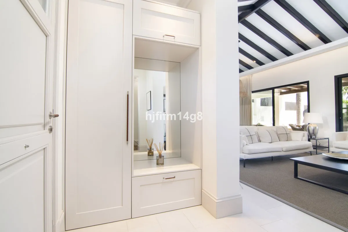 930723d9-2272-49b8-8d39-aa303dfe6792