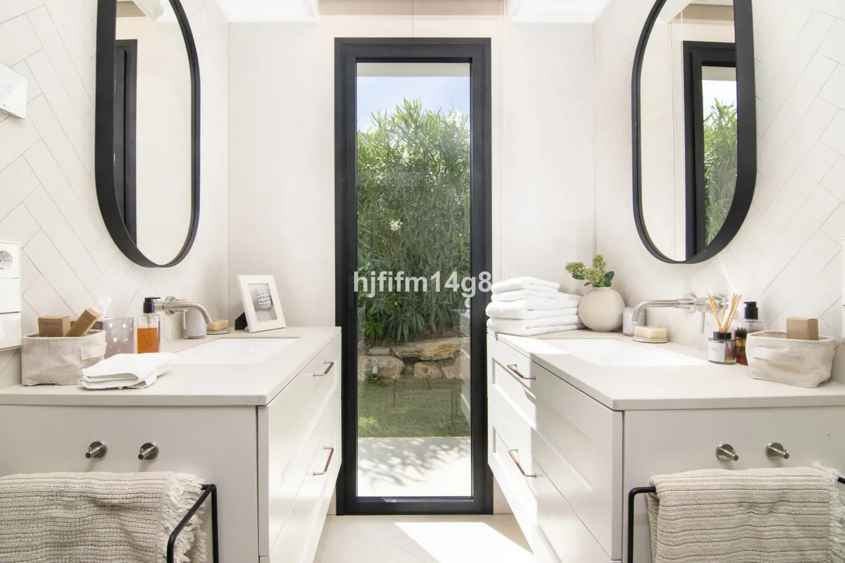 bd23c4ce-dbec-4f34-a60a-779f7f04763e