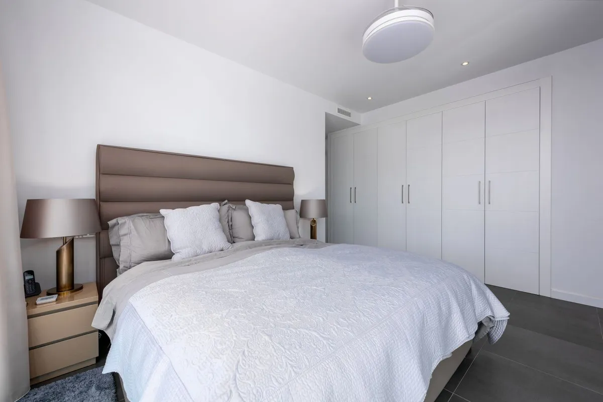 de4b8e2c-3d53-4081-a23e-40a3054e8e35