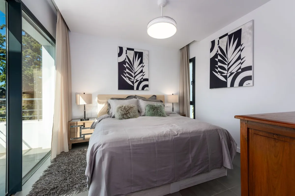 f8a199ea-a60f-43fe-9711-4775ea2150c1