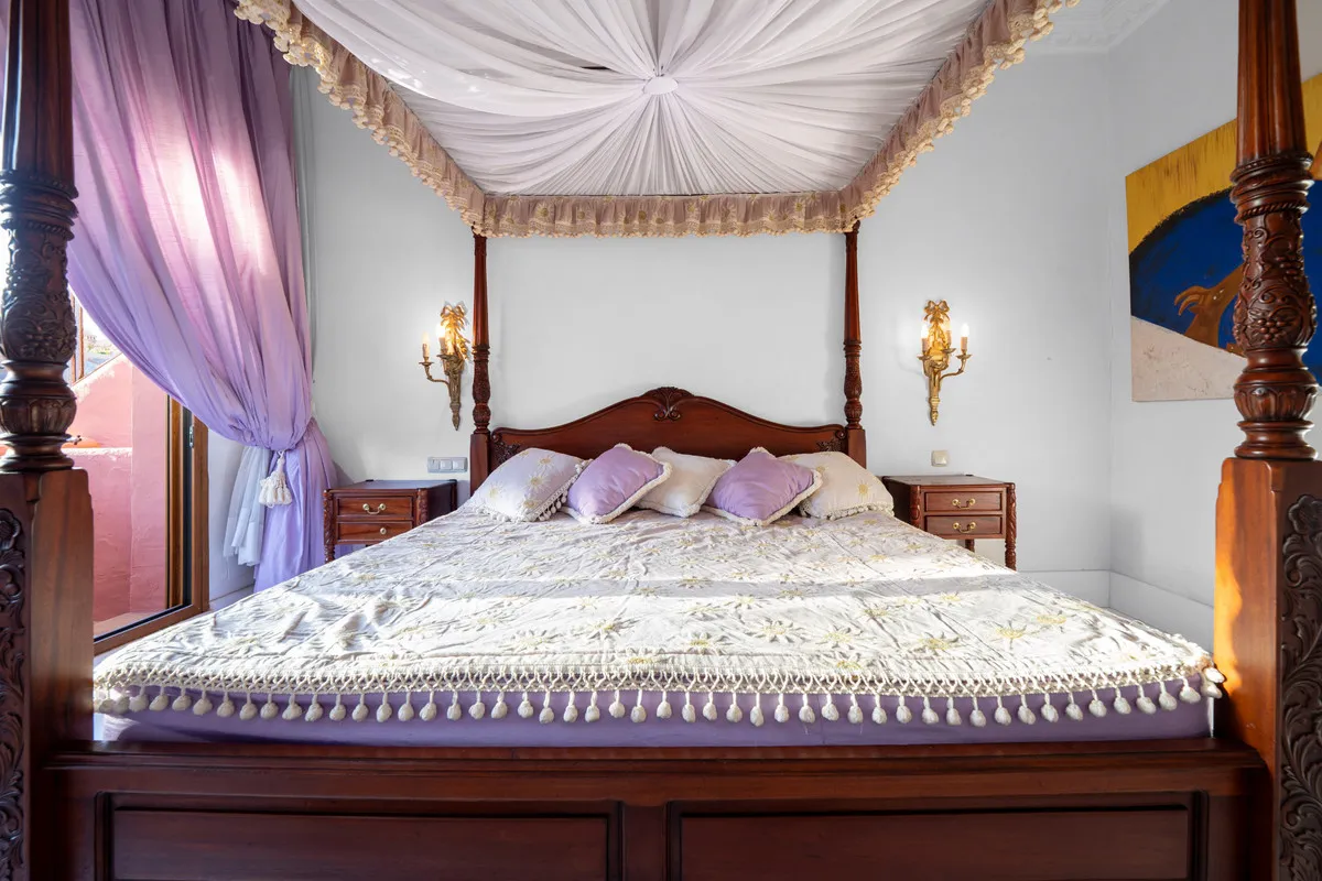 6f78c98a-25fa-4a69-a6bd-e50729db589b