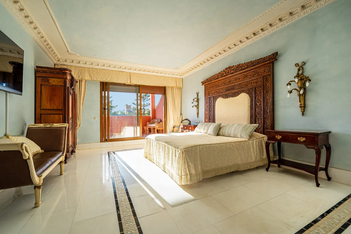 843960d0-f0f3-4e43-8575-582fe67c6bde