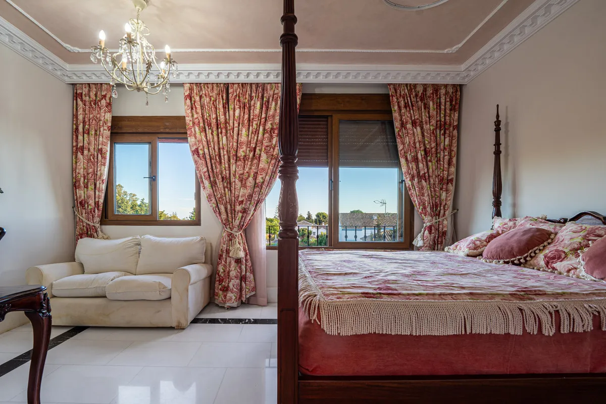 ca2635e1-ce53-4e11-b7bf-b2c69289358c