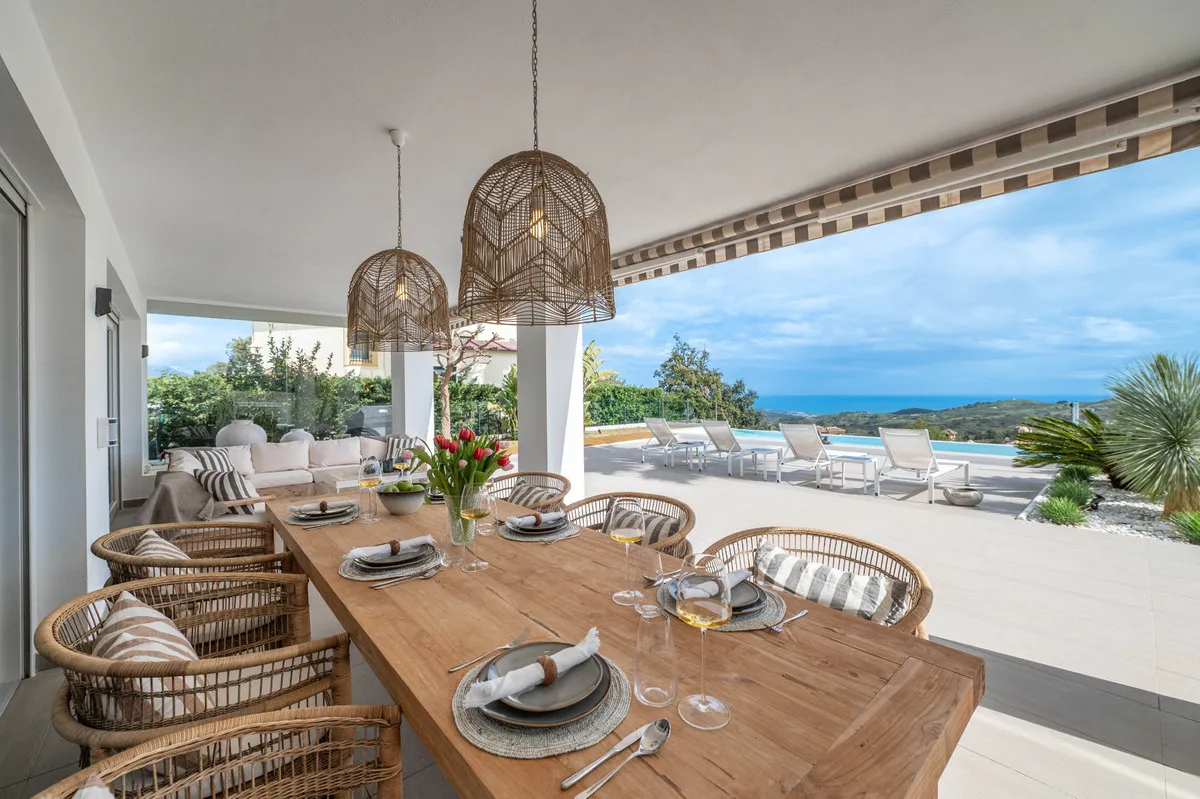 8b041352-97eb-4ad5-8de0-16516cad6096