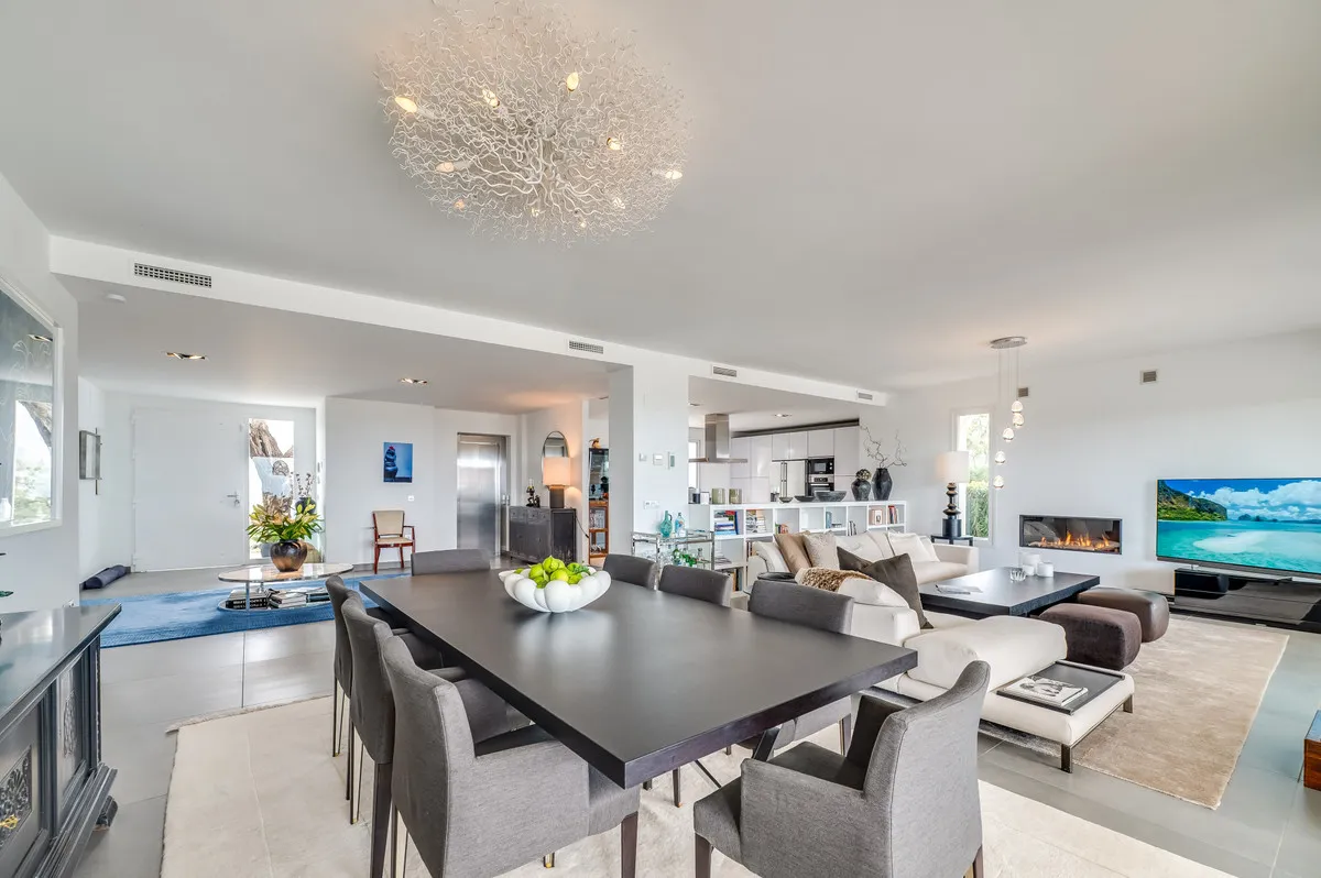 f9956ca7-8c83-46da-84a7-403fff40a15c