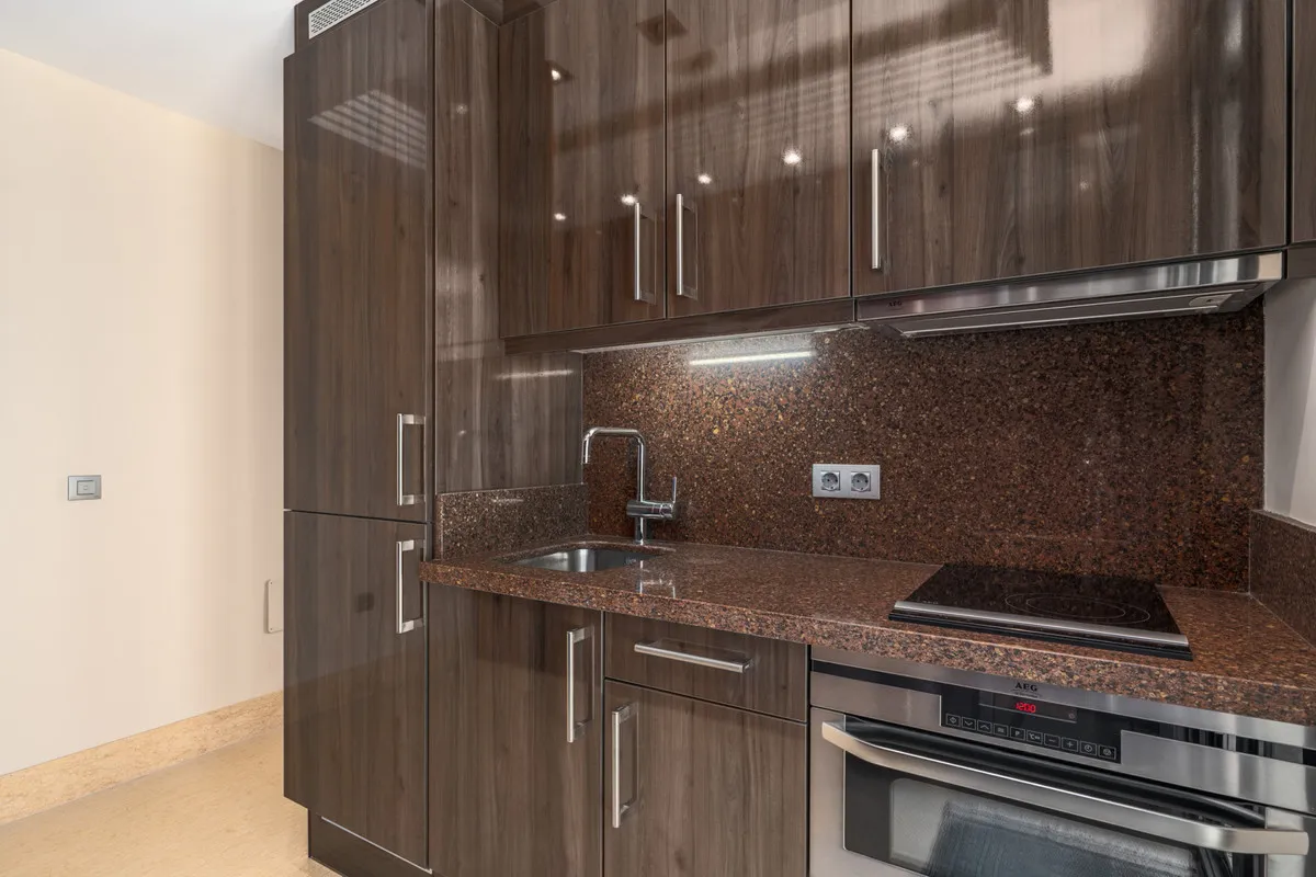 95d41c34-d669-47de-aca2-f3d39cc190f6