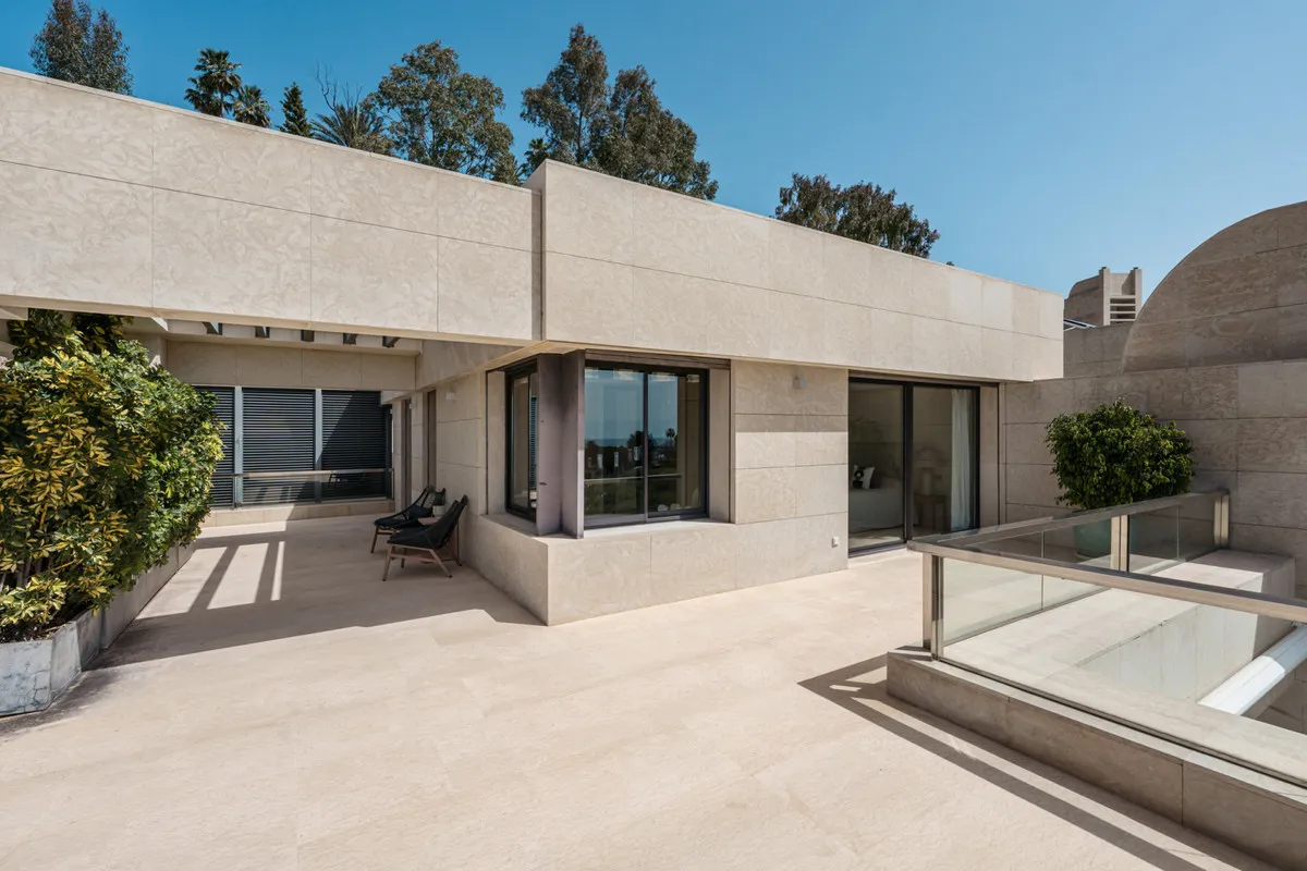 a5e72036-e89b-4cee-90e0-c446a7f31054