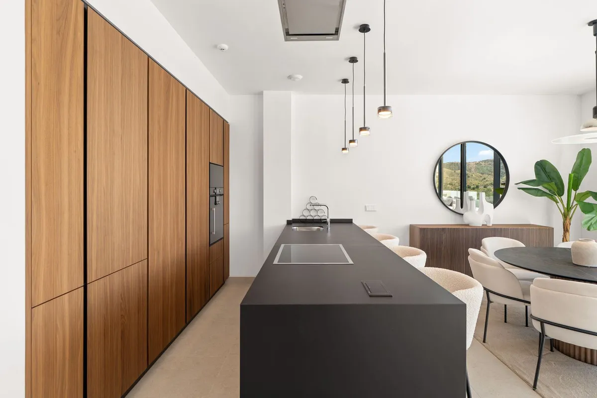 d98b4a6d-afa0-4eb4-812d-198a928fc715