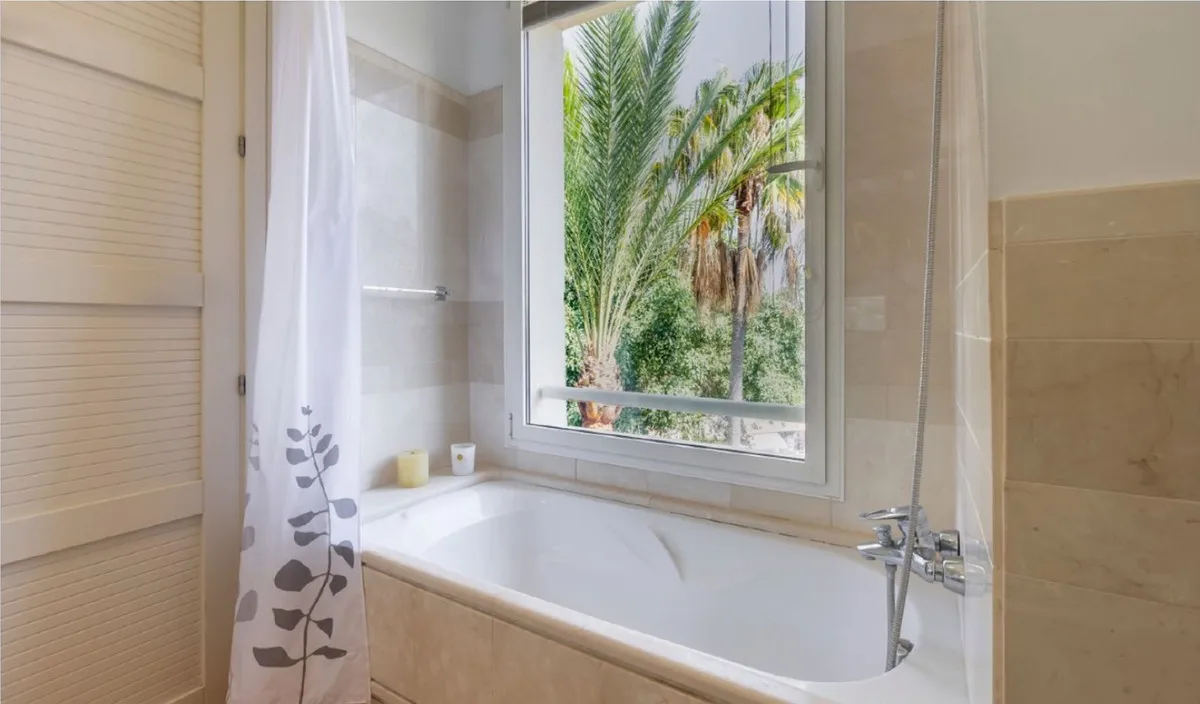 be04f46e-035e-4c55-b748-555519792603