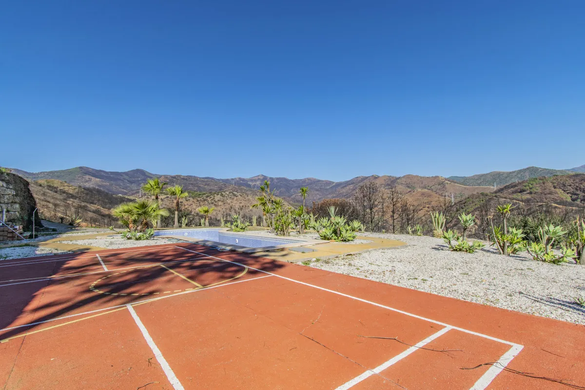 09d352ca-86b1-438d-a589-45ac9aea344e