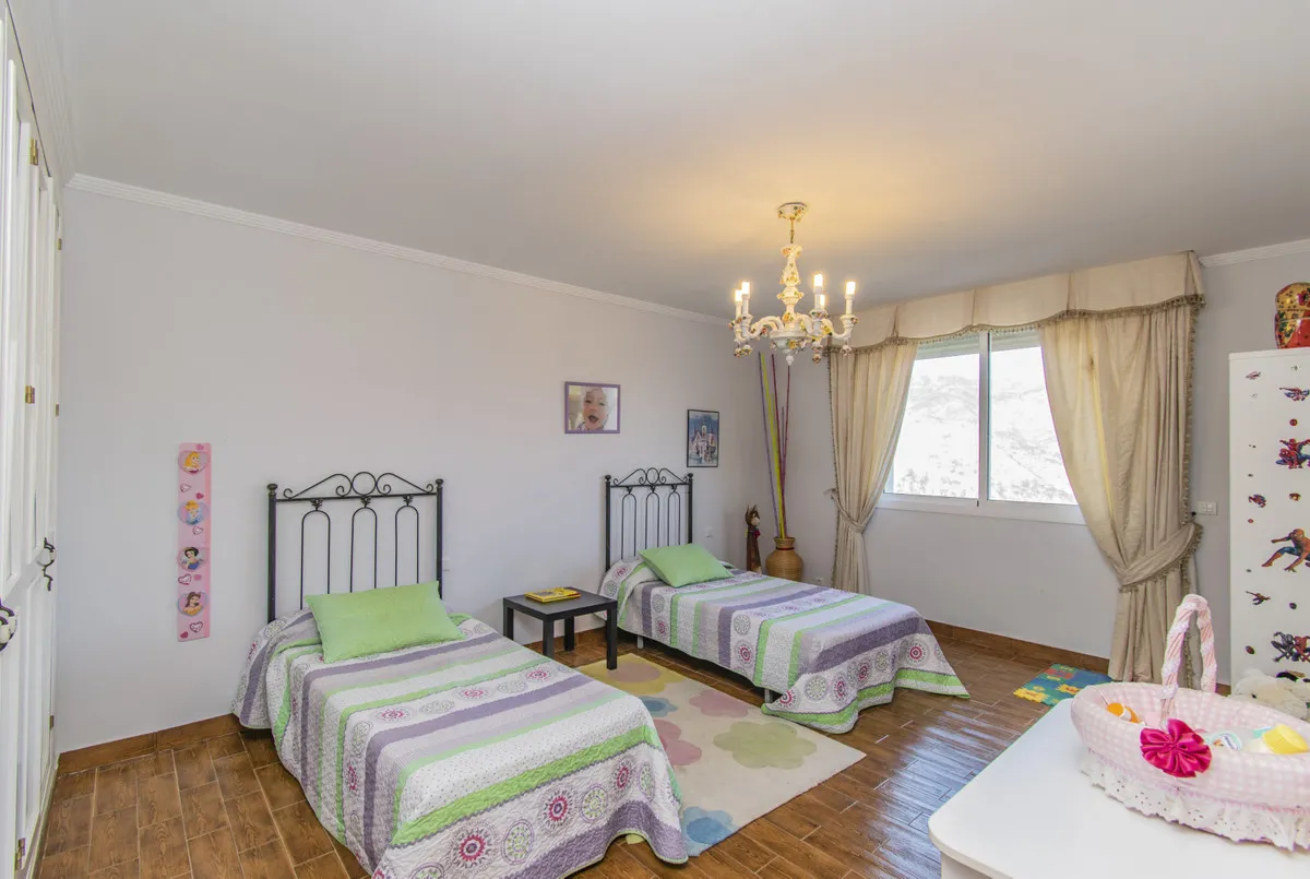 0ac6d9c1-7767-4196-b5da-50719c786ee6