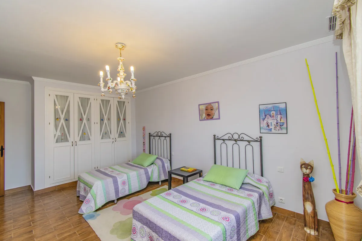 1a96f457-5c56-4be9-90a3-8391ea6475e5