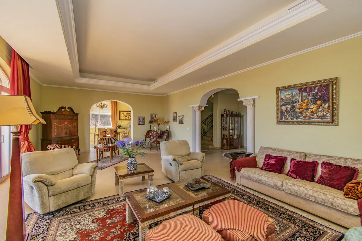 28feb2b3-f9d9-469e-9523-2721d5f4512d