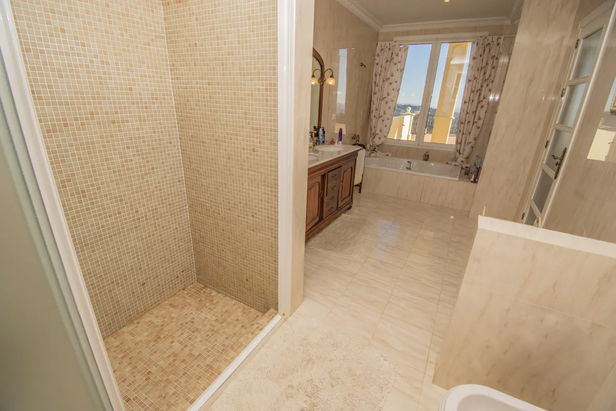 58a28430-7f77-474e-9aca-12c91c33fe1c