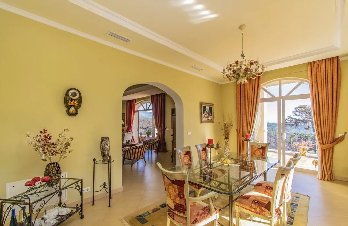 5c4b65a5-4fd3-4748-b825-413d213e5dcd