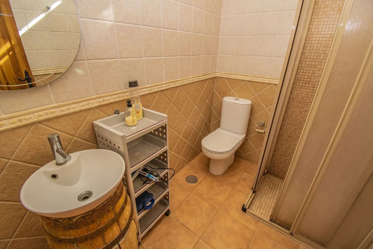 c4612005-5d33-48b2-b740-fecd9d3ef25f