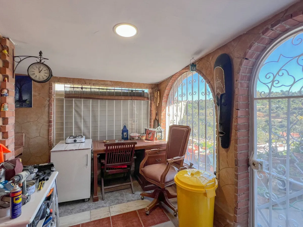 25ec7a63-1cd3-4d76-a724-dc24c94e1118