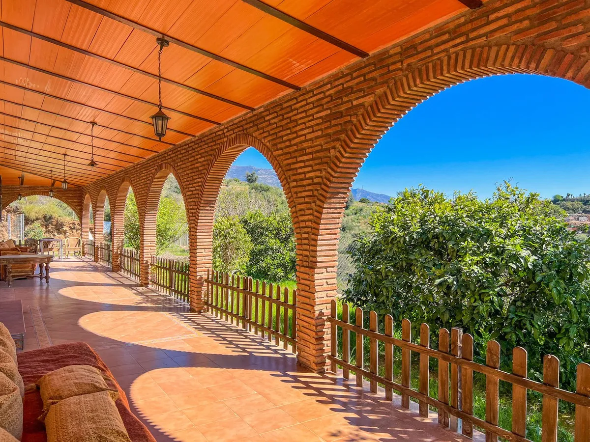 5b24812b-f923-47b5-a2fe-e4be6b034e07