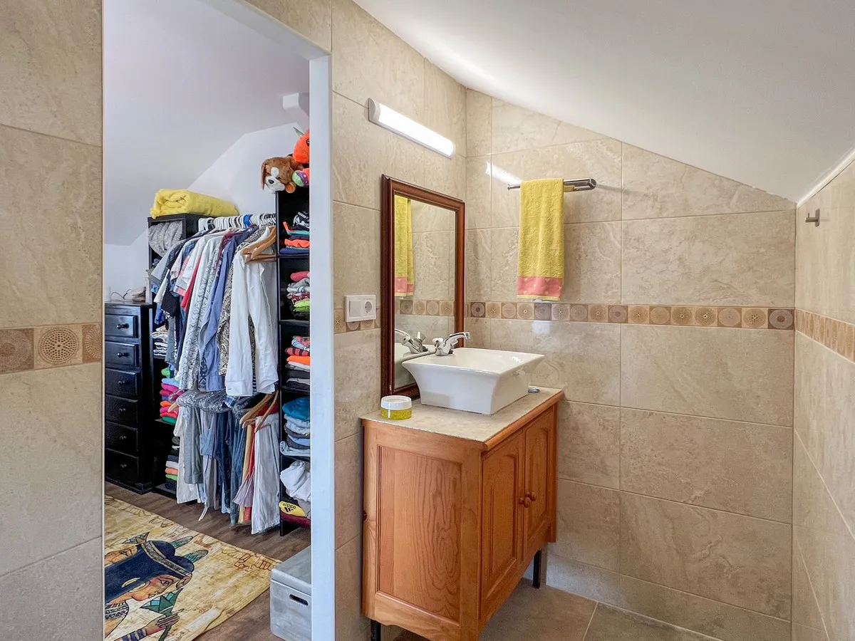 7e3f028d-d78b-4db2-bf66-9906c19f57bf