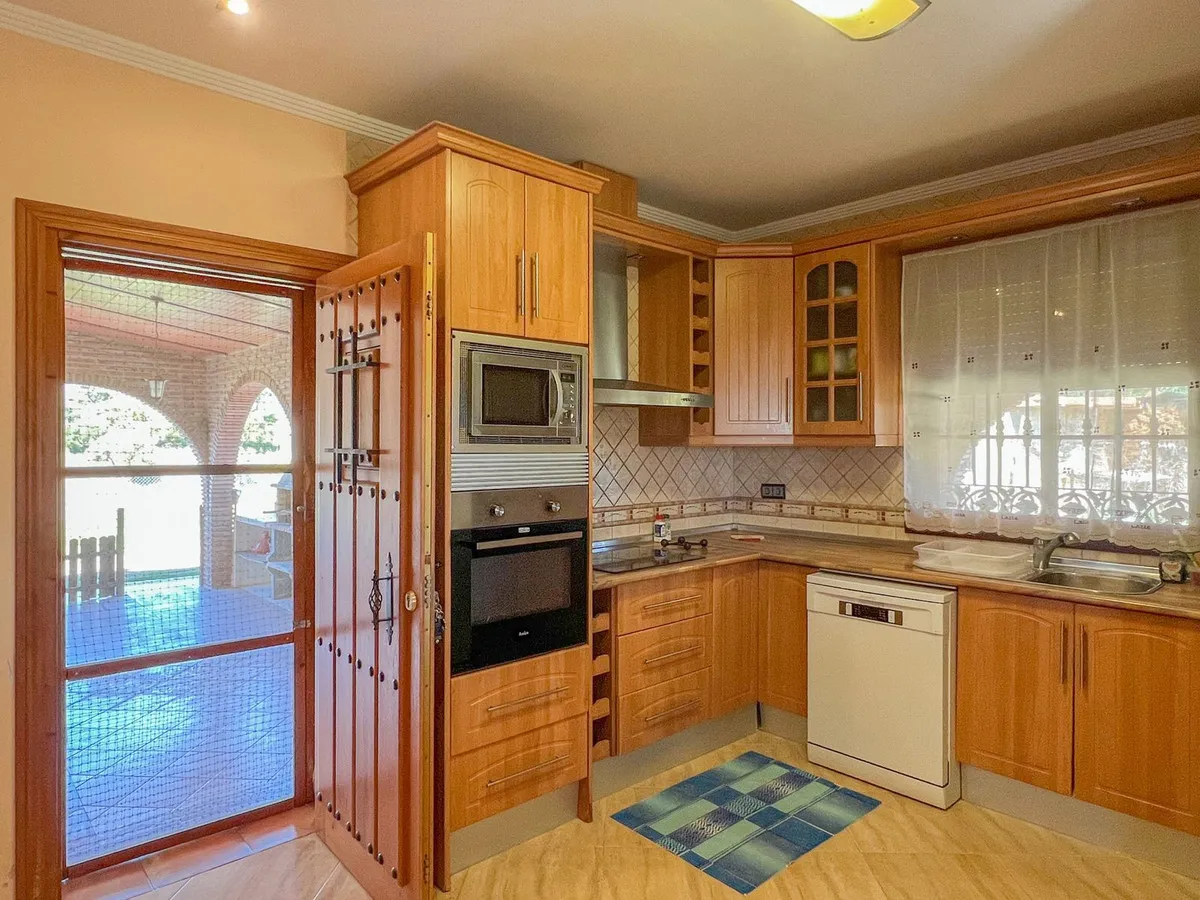 c4fae45f-7d62-40d0-979d-19517bd81f41